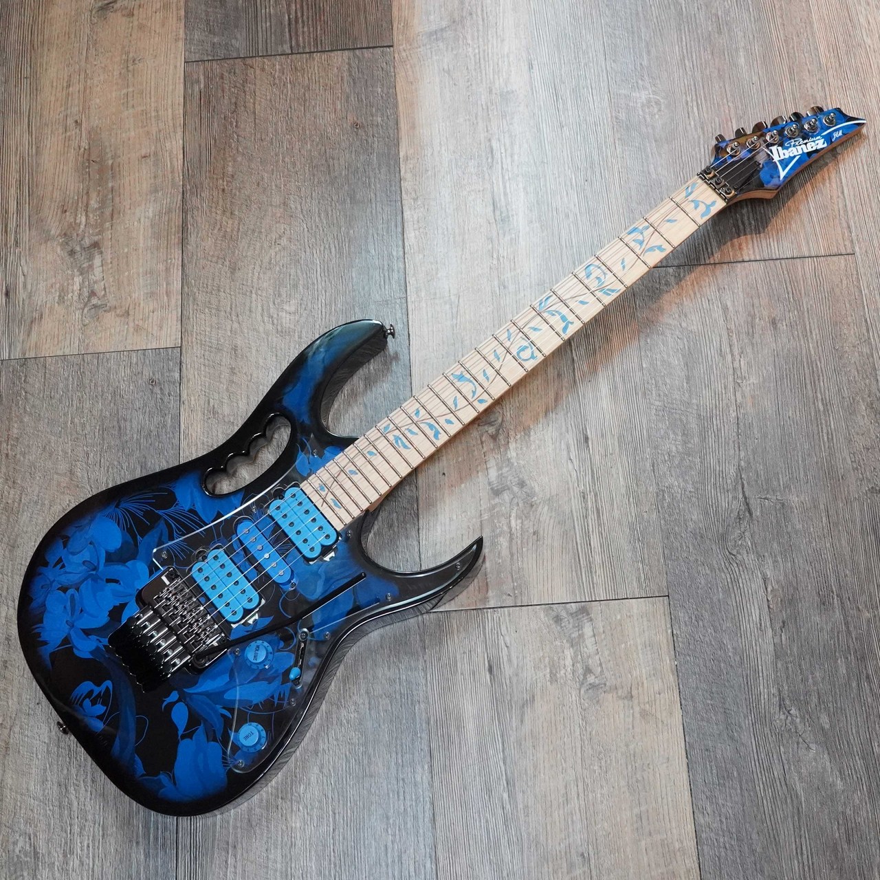 Ibanez Ibanez JEM77P BFP Blue Floral Pattern Steve Vai
