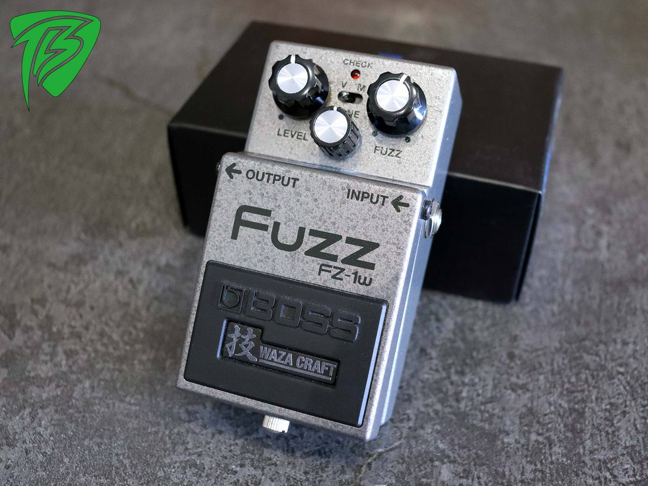 Boss fz-1w FUZZ ファズ 　(美品)箱取説完備