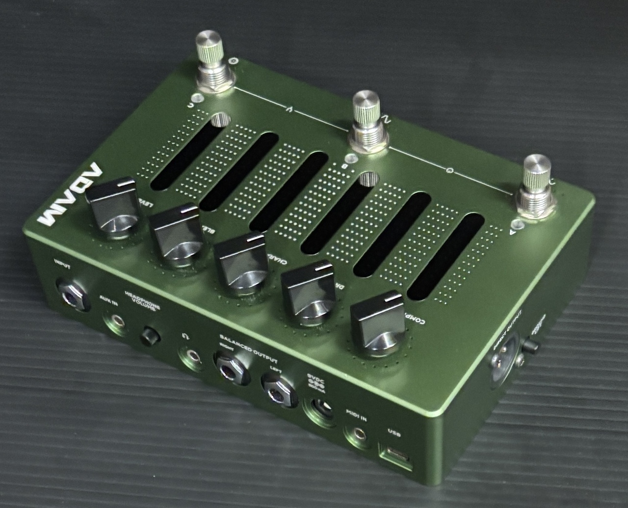 Darkglass Electronics ADAM | 2025年9月新品購 Darkglass Electronics ADAM【OUTLET】（新品特価）【楽器検索デジマート】
