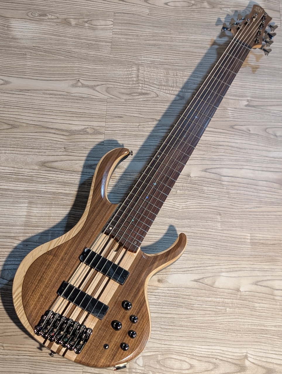 エレキベース ナチュラルウッド 4弦 Bacchus 4弦エレキベース ナチュラルウッド