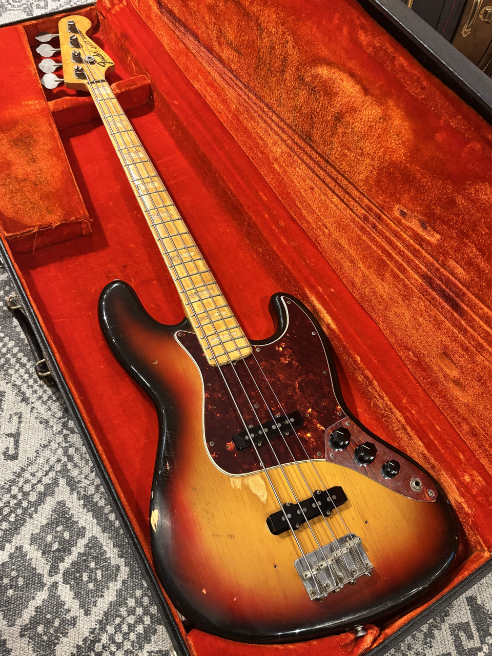 Fender 1974 Jazz Bass Sunburst / Alder （ビンテージ）【楽器