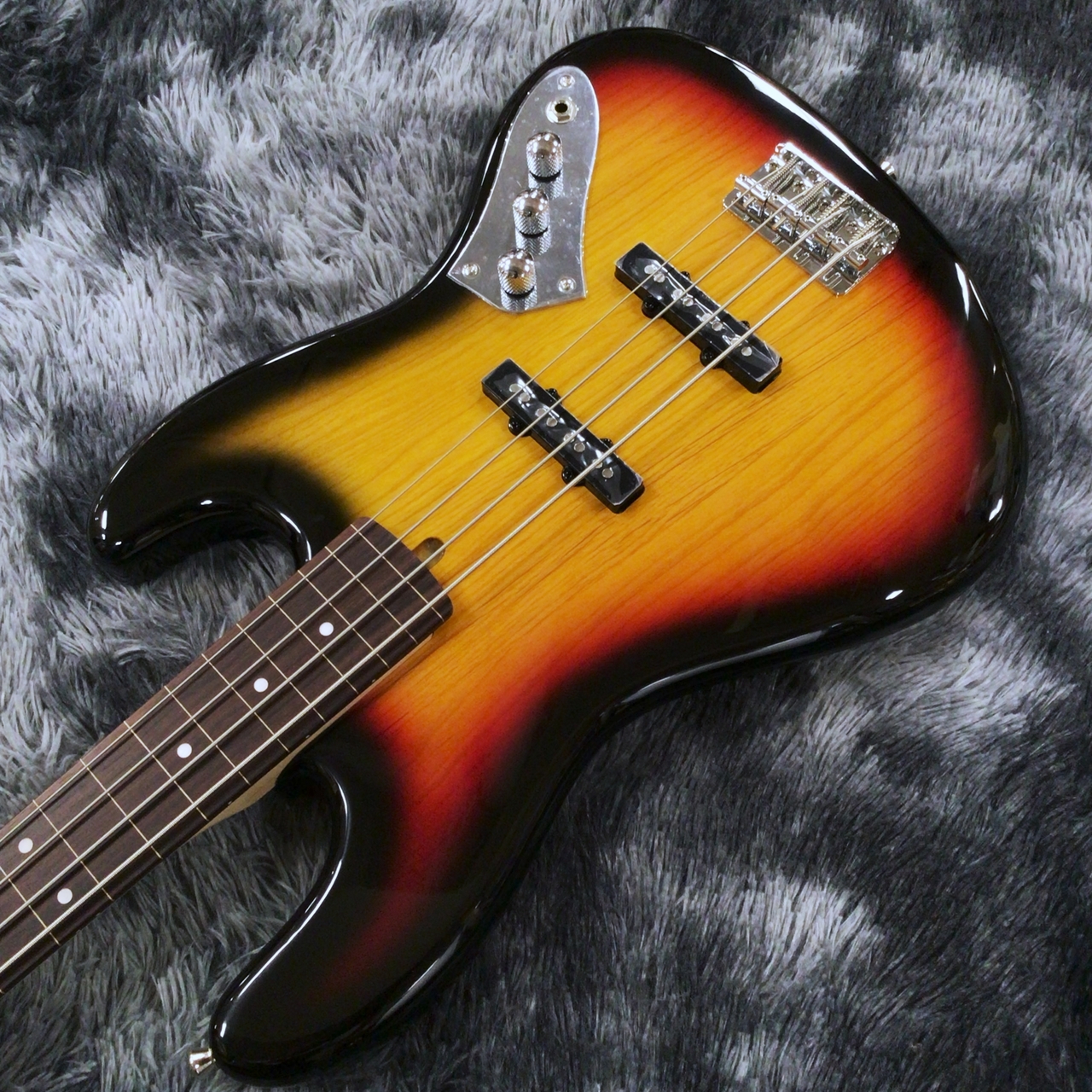 Bacchus BJB-1R-FL 3TS (3-Tone Sunburst) -Univers Series