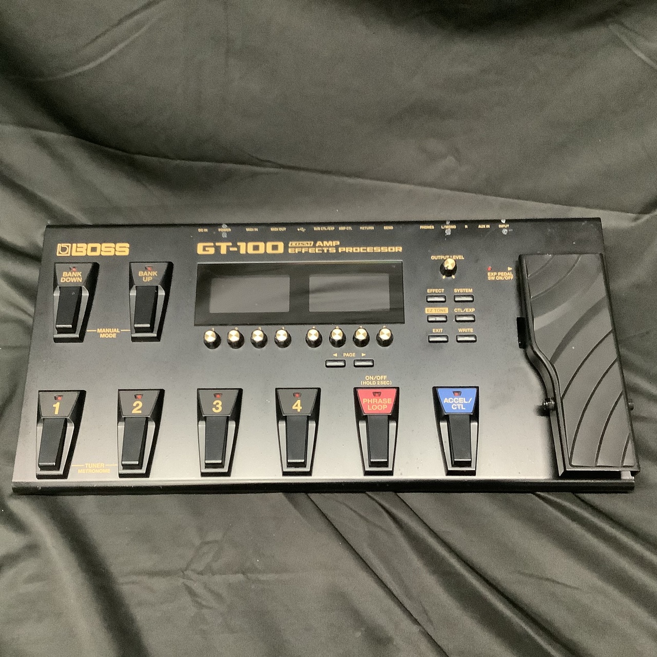 BOSS GT-100 マルチエフェクター　美品 BOSS GT-100 マルチエフェクター 美品 BOSS GT100 エレキギター用GT