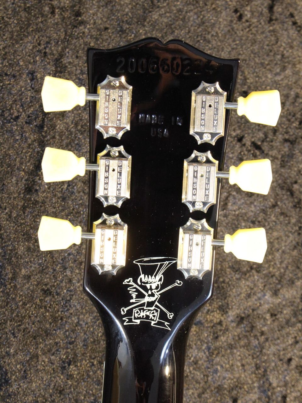 Gibson Slash 