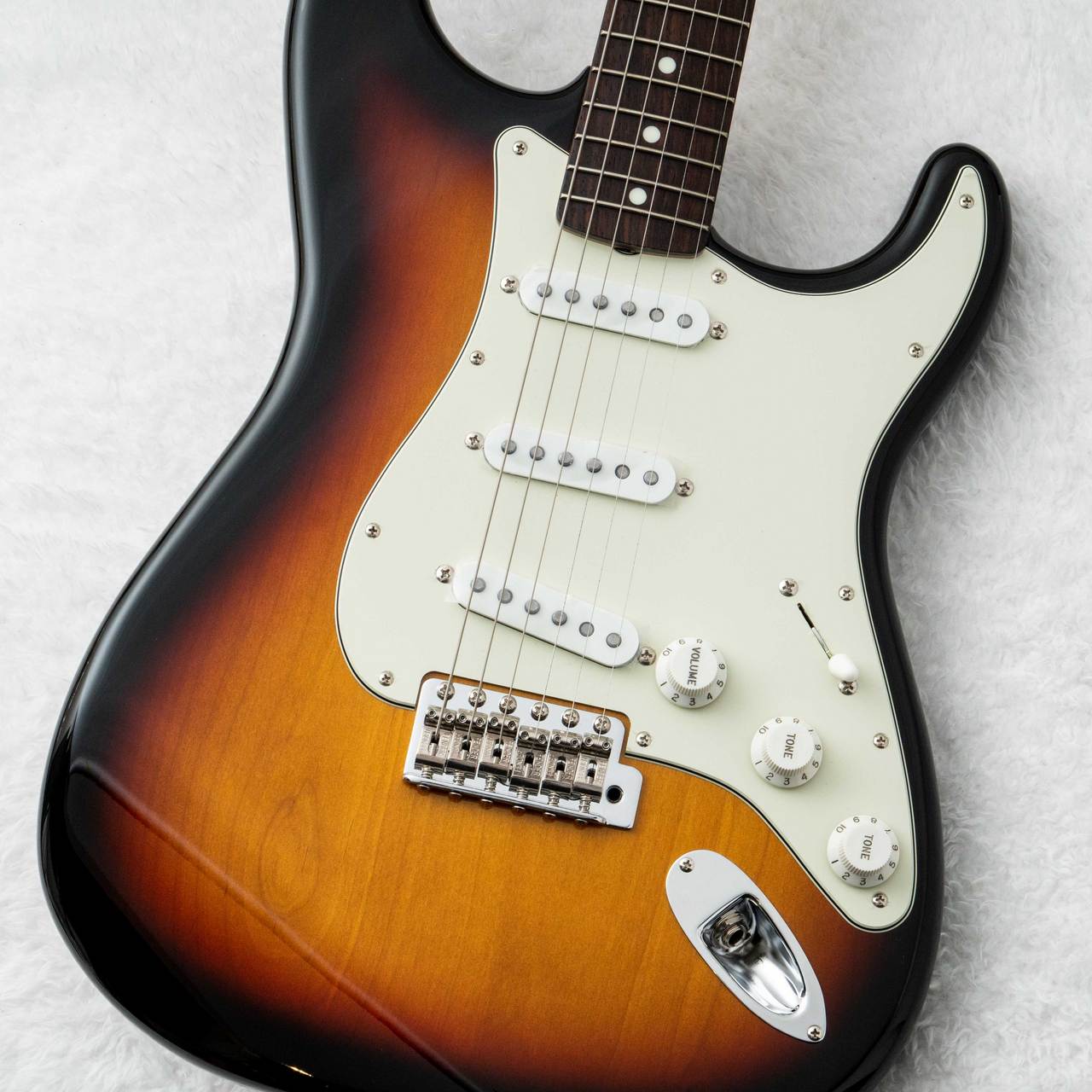 Fender FSR Made in Japan Traditional II 60s Stratocaster 3-Color