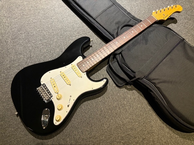 Cool Z ZST-1R Vintage White 2009年 フジゲン製 Cool Z ZST-1R Vintage White 2009年 フジゲン製