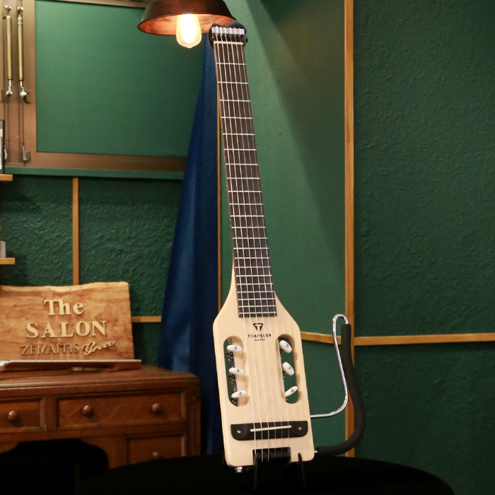Traveler Guitar Ultra-Light Nylon, Maple ナイロン弦 エレガット