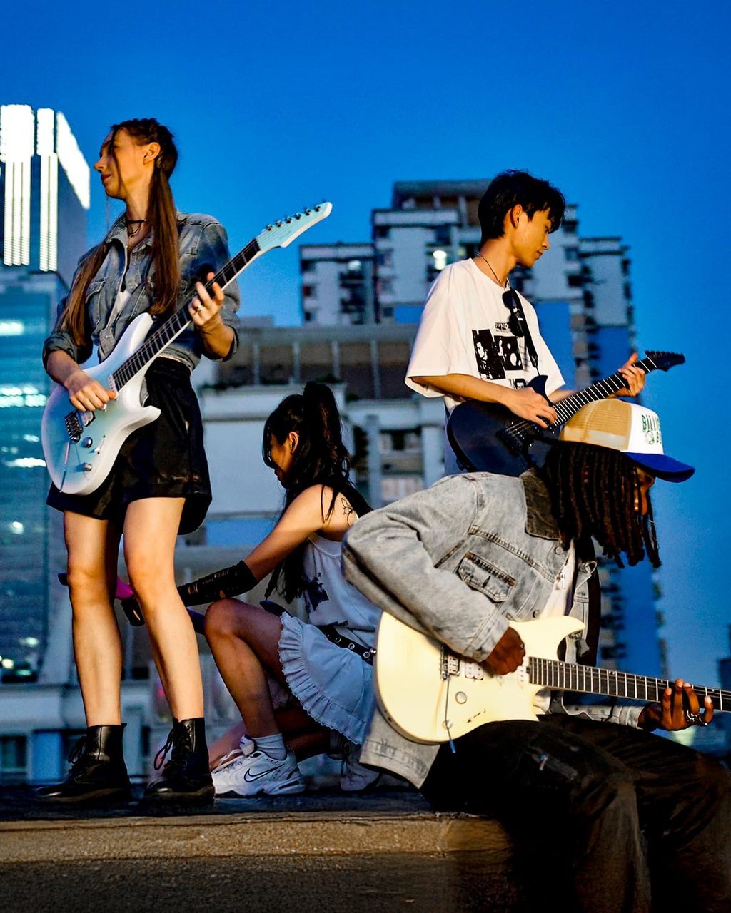 Enya Inspire Light Blue 次世代アンプ内蔵エレキギター ギグケース