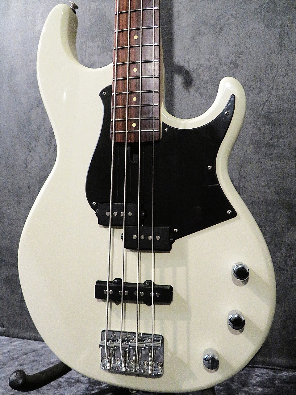 YAMAHA 【2022年製USED】BB234 -Vintage White- 【3.96kg】【PJベース