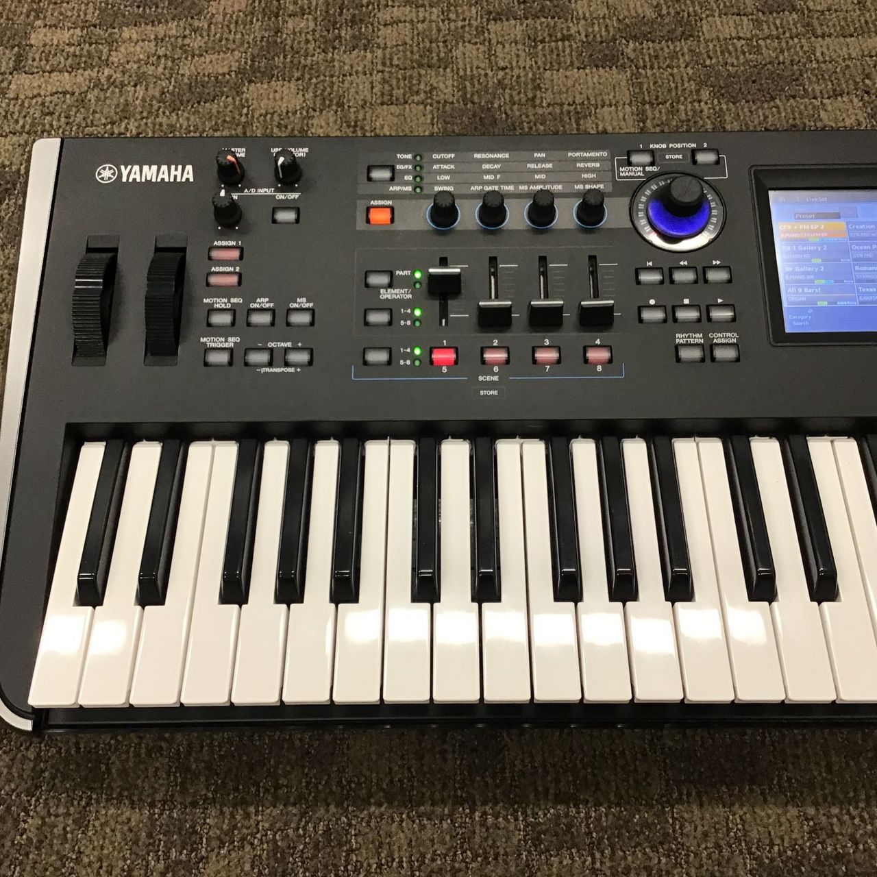 YAMAHA MODX6【現物写真】（中古/送料無料）【楽器検索デジマート】