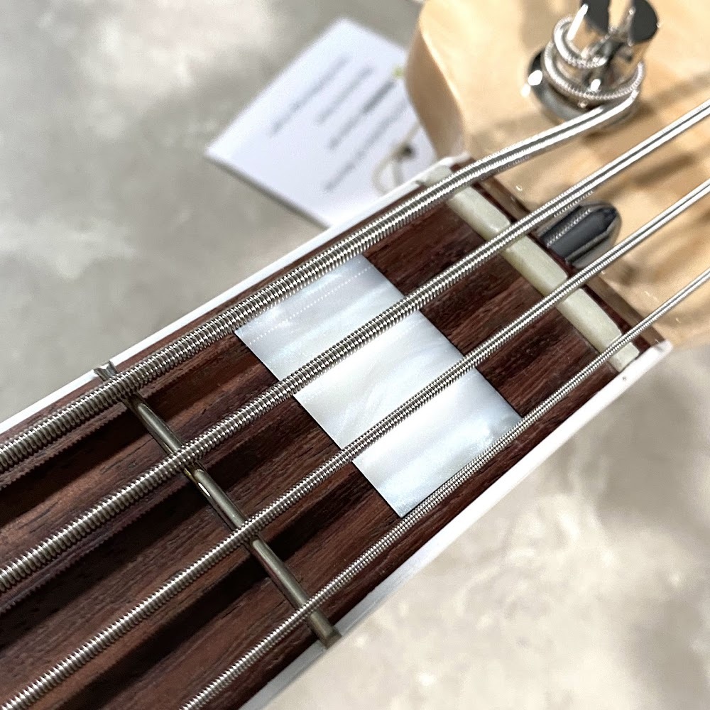 Fender Made in Japan Traditional 70s Jazz Bass Candy Apple