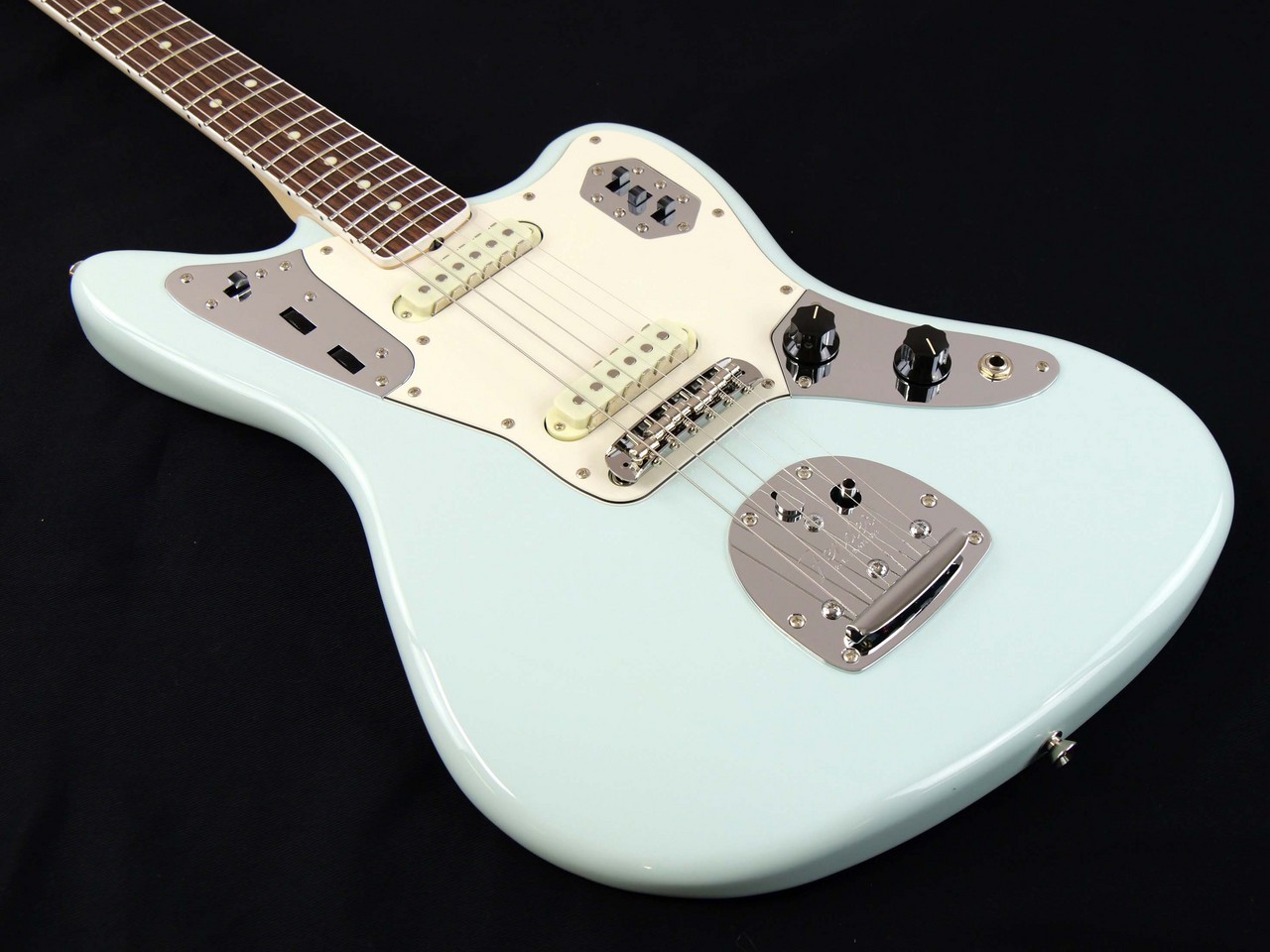 m*4様 Fender FSR TRADITIONAL 60s Jaguar 日 Fender FSR Made in Japan Traditional 60s Jaguar KI-22 (Sonic Blue