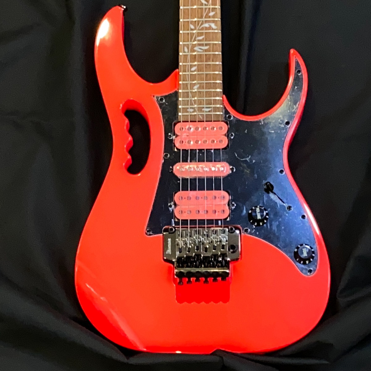 【都内手渡しのみ】Ibanez JEMJRSP（SPPK） Ibanez JEMJRSPPK Steve Vai Signature Electric Guitar Pink