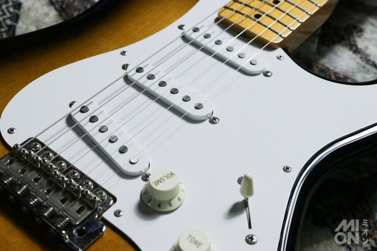 Fender Japan ST57-66US w/ Monty's Guitars Retro Wind