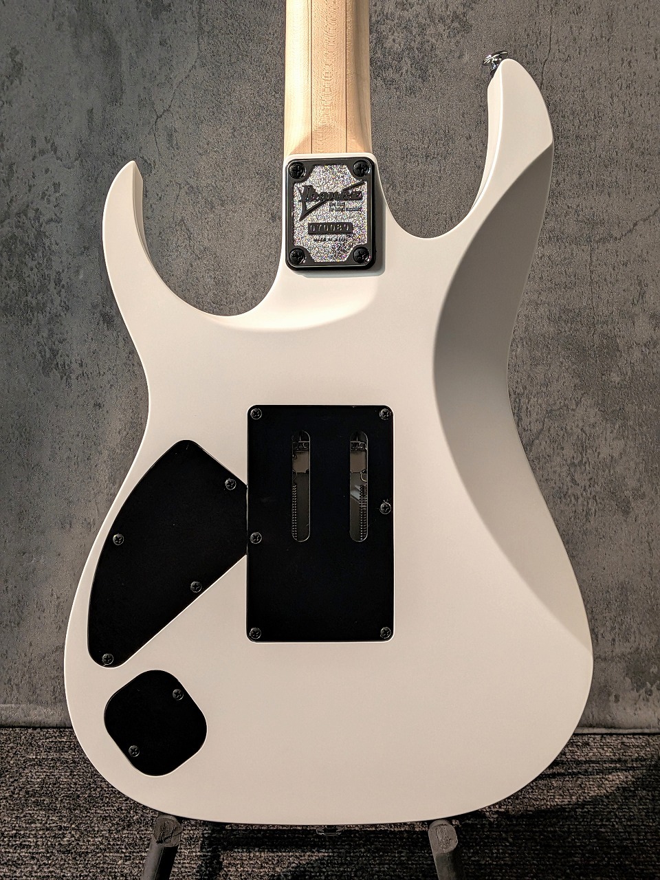 Ibanez 【担当おすすめ】J-LINE RG6HSHMTR White Flat #F2612242【3.56