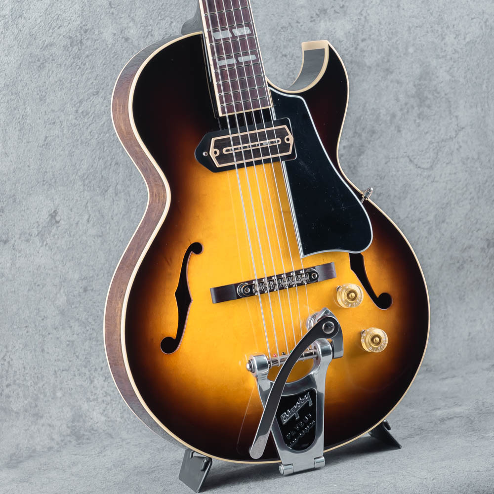 ギター Archtop Tribute AT105 Jr. Classic Archtop Tribute AT105 Jr Classic Sunburst / Charlie Christian