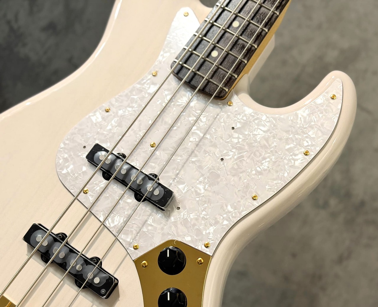 Tokai 【漆黒指板】AJB-101G -See Through White- #251380【4.27kg