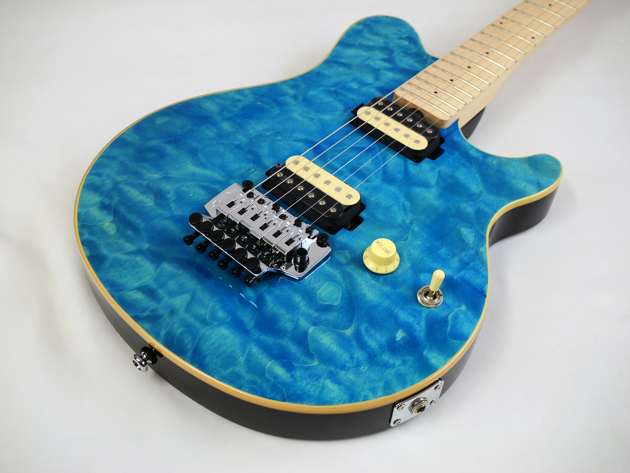 Sterling by MUSIC MAN AX40-TBL-M (Trans Blue)(新品/送料無料 Sterling by MUSIC MAN AX40-TBL-M (Trans Blue)(新品/送料無料