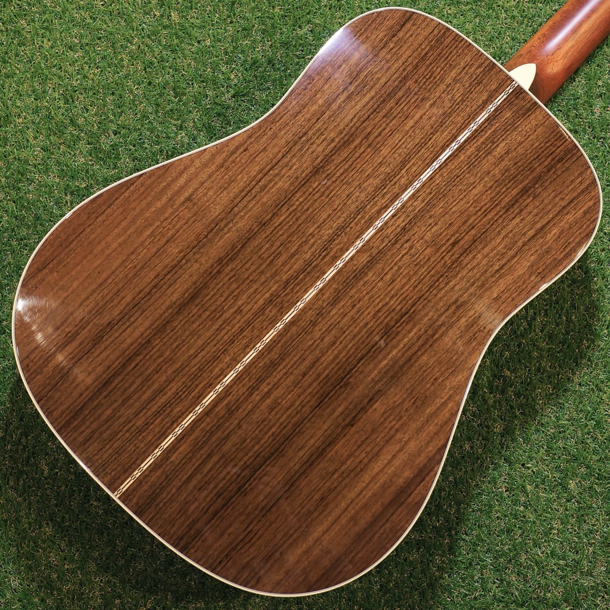 Martin D-28 Standard Ambertone【中古品】【個性的なバーストカラー