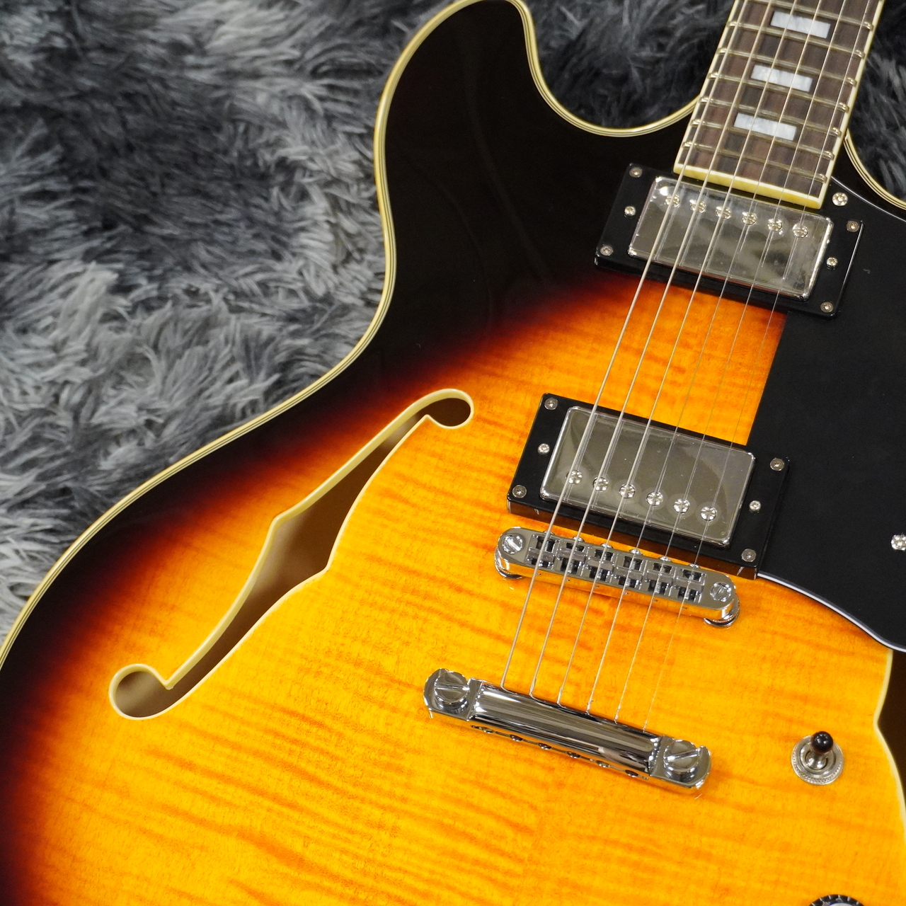 Sire Larry Carlton H7 VS (Viintage Sunburst) 【2025年製