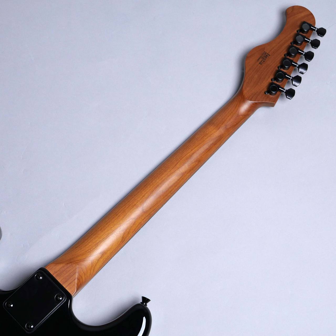 Eris Nestia ストラトキャスター ローステッドネック 新品同様！ Eris. Nestia all black エレキギター ストラトキャスター