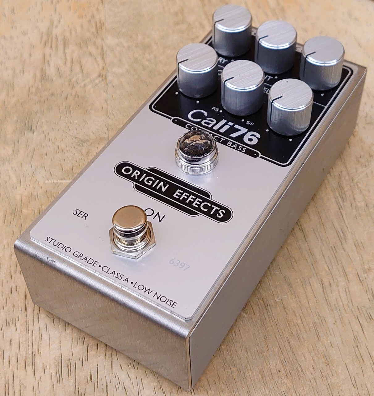 ORIGIN EFFECTS Cali76-CB ベース用コンプレッサー エフェクター（中古）【楽器検索デジマート】