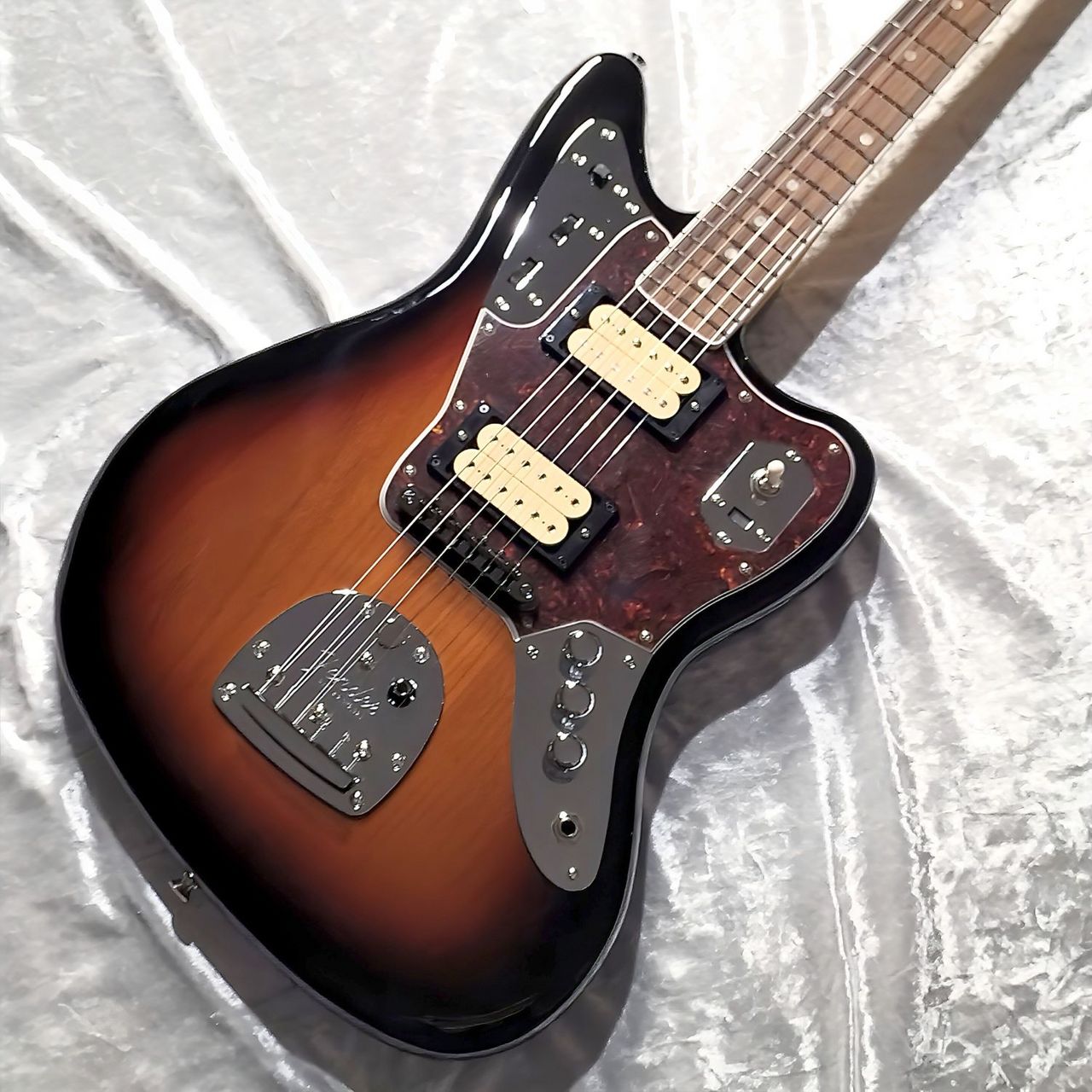 Fender Japan jaguar カートコバーンモデル サンバースト Fender Kurt Cobain Jaguar 3-Color Sunburst カートコバーン ジャガー