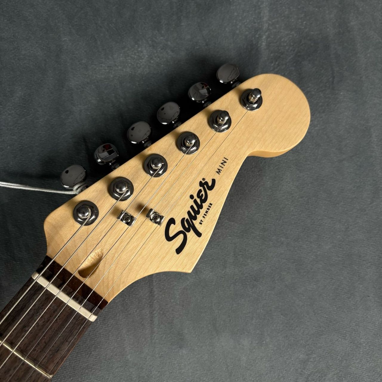 Squier ストラトキャスターミニ　ソフトケース付き 中古品 Squier by Fender Mini Stratocaster【ソフトケース付】Laurel