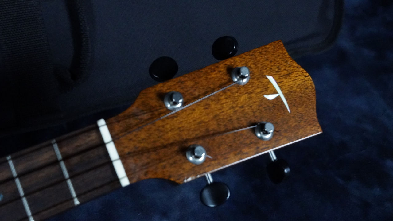 T's Ukuleles ECF-100 Concert 2017年製・エレキウクレレ・オール
