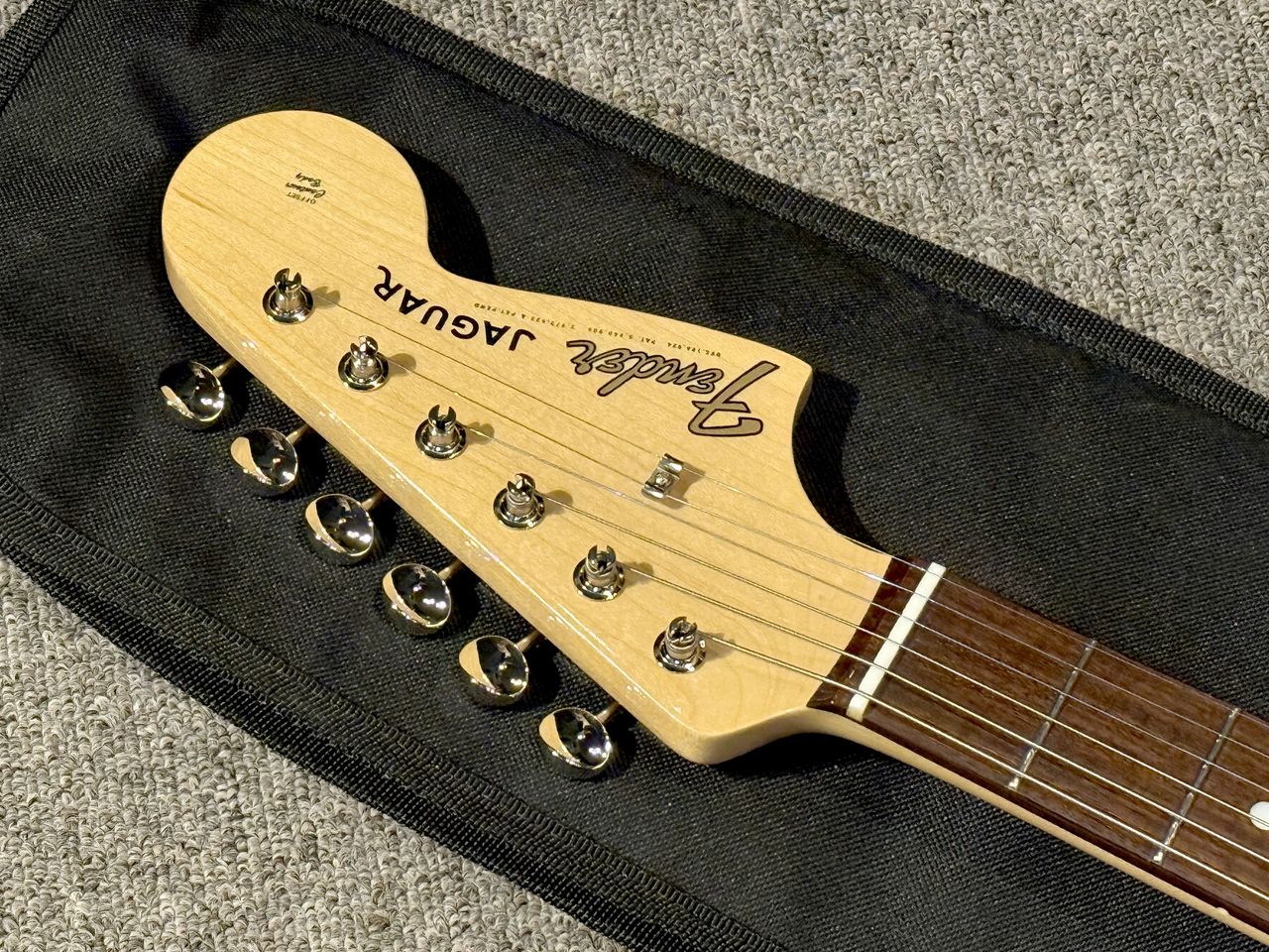 Fender Made in Japan Traditional 60s Jaguar（中古）【楽器検索 