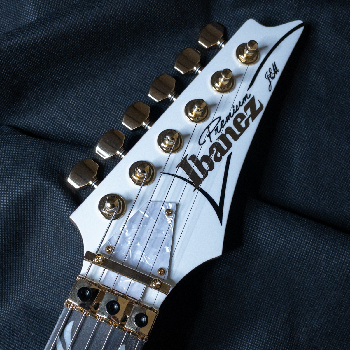 Ibanez JEM555 White Steve Vai シグネチャーモデル Ibanez JEM555 White Steve Vai シグネチャーモデル - メルカリ