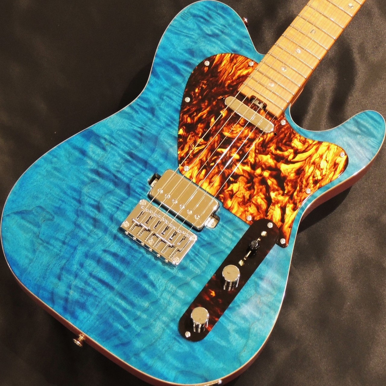 キルトメイプル キルテッドメイプル トップ材EVHなど EVH】ゴールドパーツにキルトメイプルトップを搭載した豪華仕様