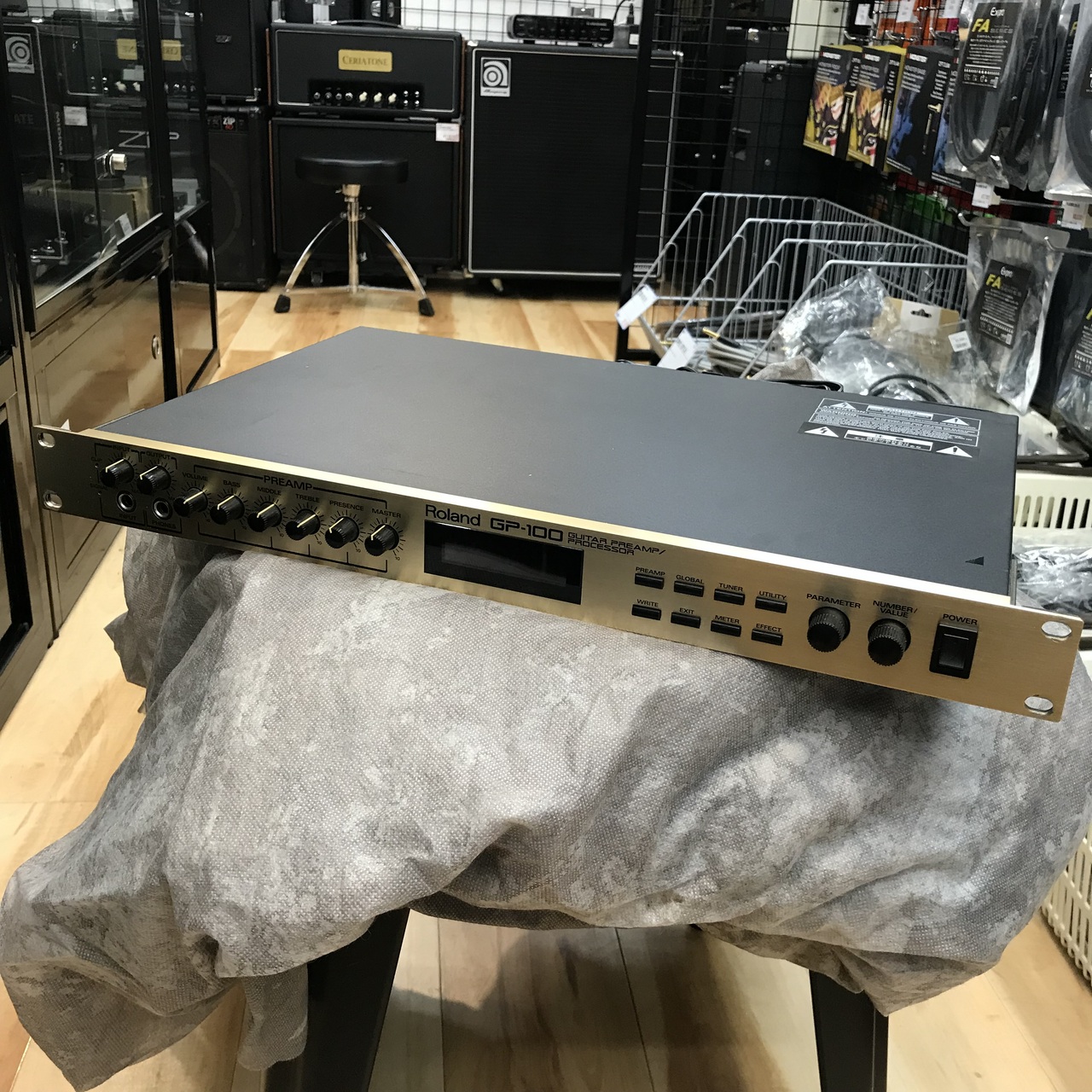Roland GP-100 ギタープリアンプ/プロセッサ　主要動作OK美品！ Roland GP-100 Guitar Preamp/Processor （中古）【楽器検索デジマート】