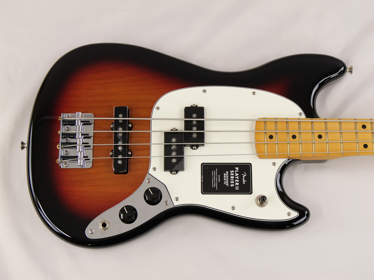Fender Player II Mustang Bass PJ (3-Color Sunburst)（新品/送料無料