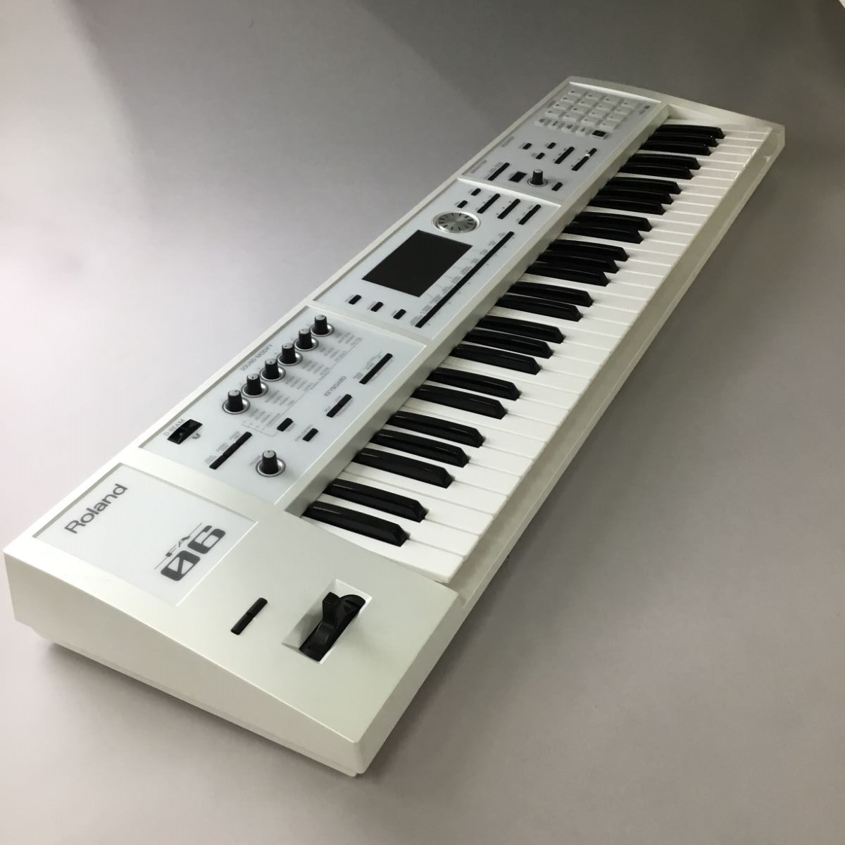 Roland FA-06 限定ホワイトカラー www.krzysztofbialy.com