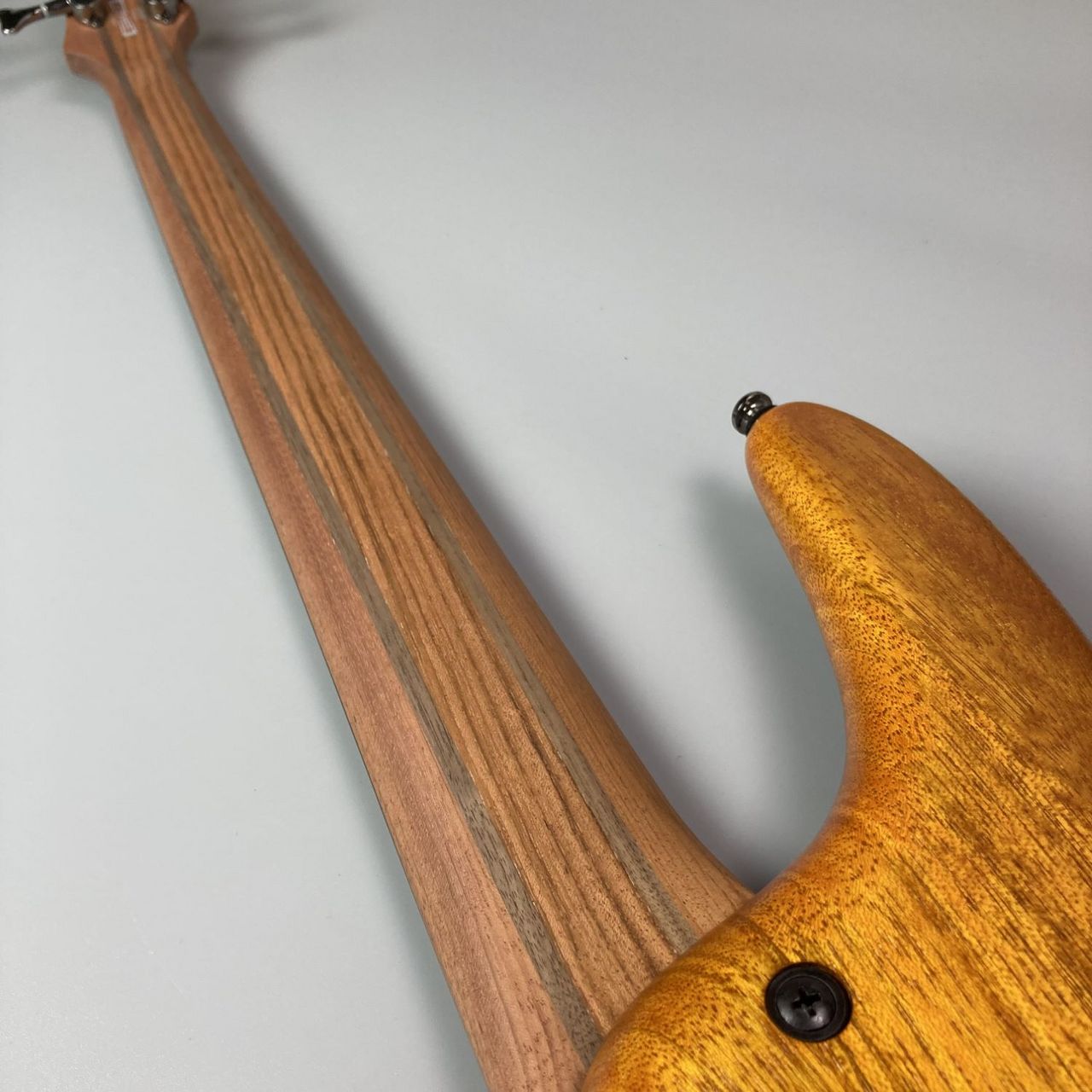 Ibanez SR5AH SPL 5弦ベース アクティブ／パッシブ切替 24