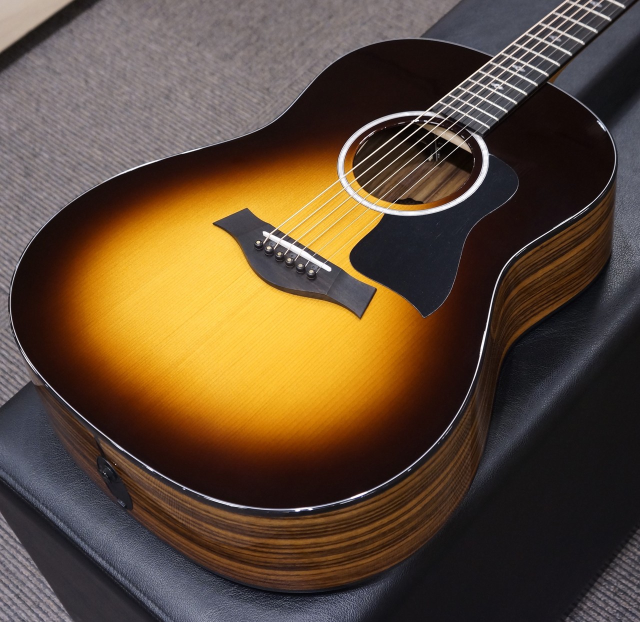 【SALE】 Taylor Anniversary【Taylor50周年記念 50th LTD Plus 217e-SB ギター