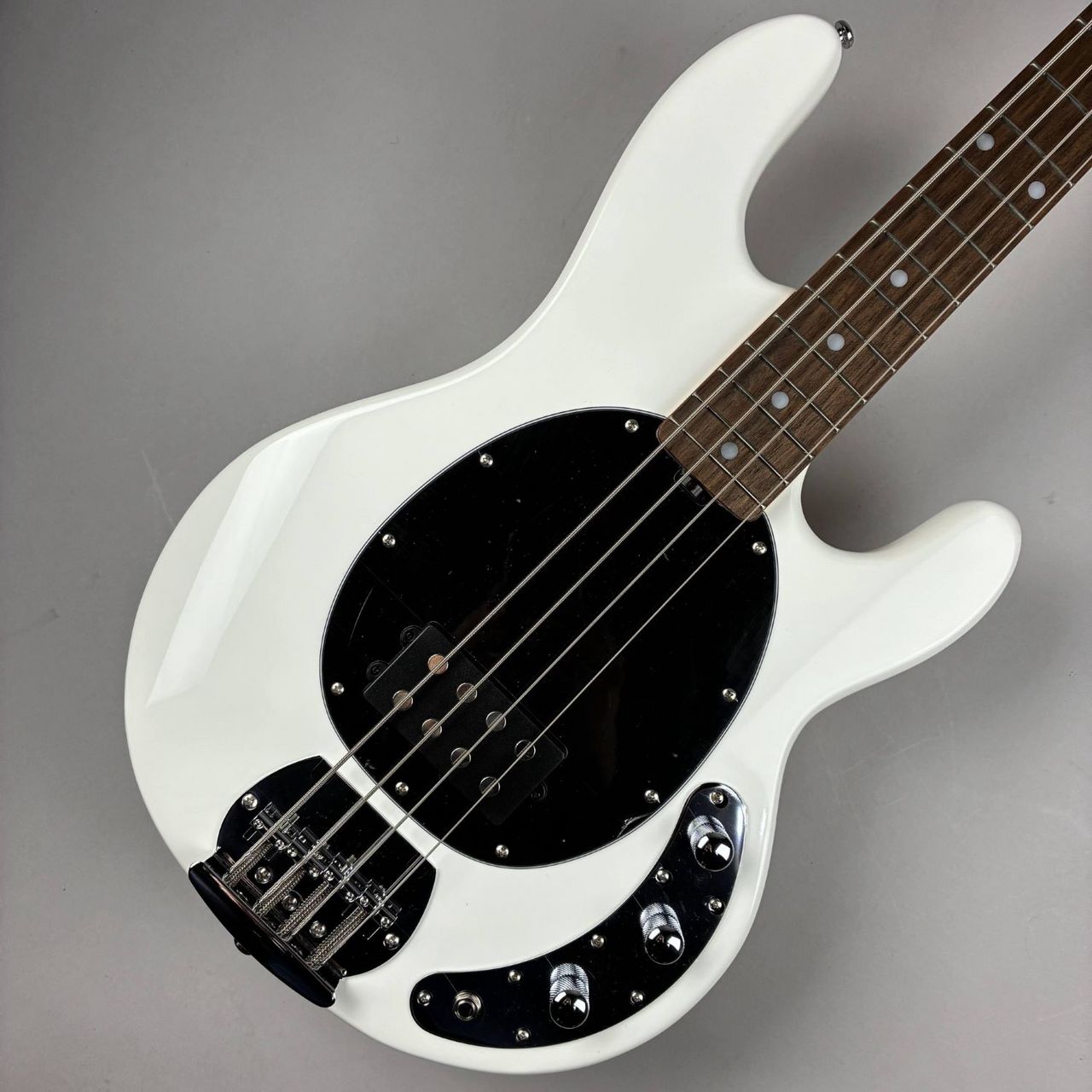 Sterling by Music Man SUB StingRay ベース 白 Sterling by musicman SUB StingRay RAY4 (JAT) - vintage cream Solid
