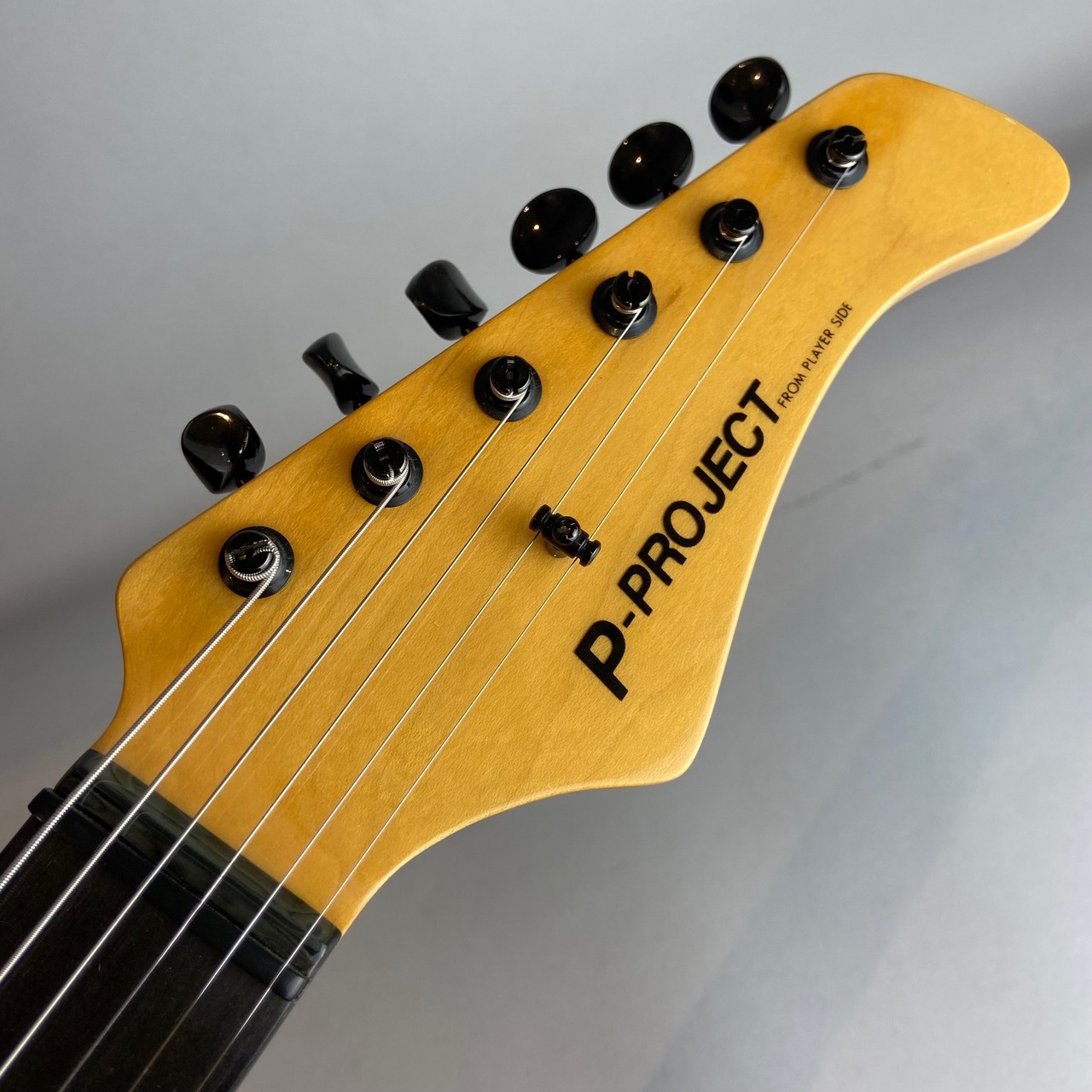 新幹線P-PROJECT　FOR PLAYER SIDE　エレキギター　ハードケース付き　ギター　器　機材　ベース その他