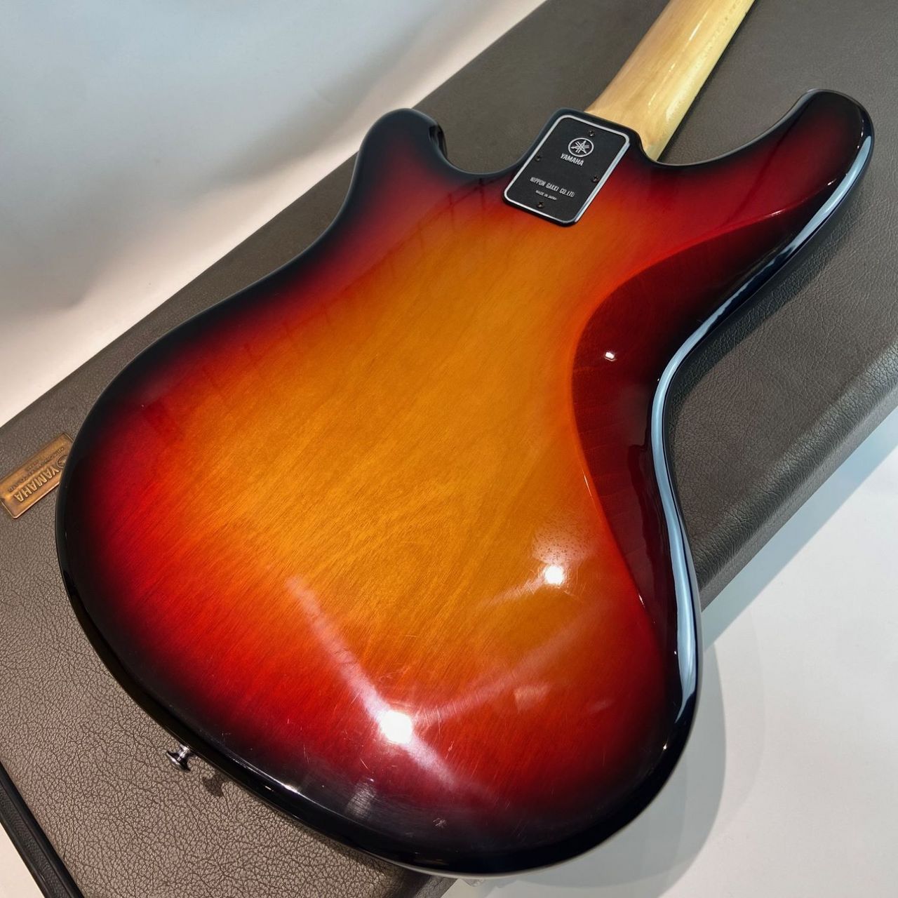 YAMAHA SB-55 70年代製 再塗装 Mod ワンオフ 特製ピックガード YAMAHA SB-55 サンバースト ハードケース付属 70's（ビンテージ/送料