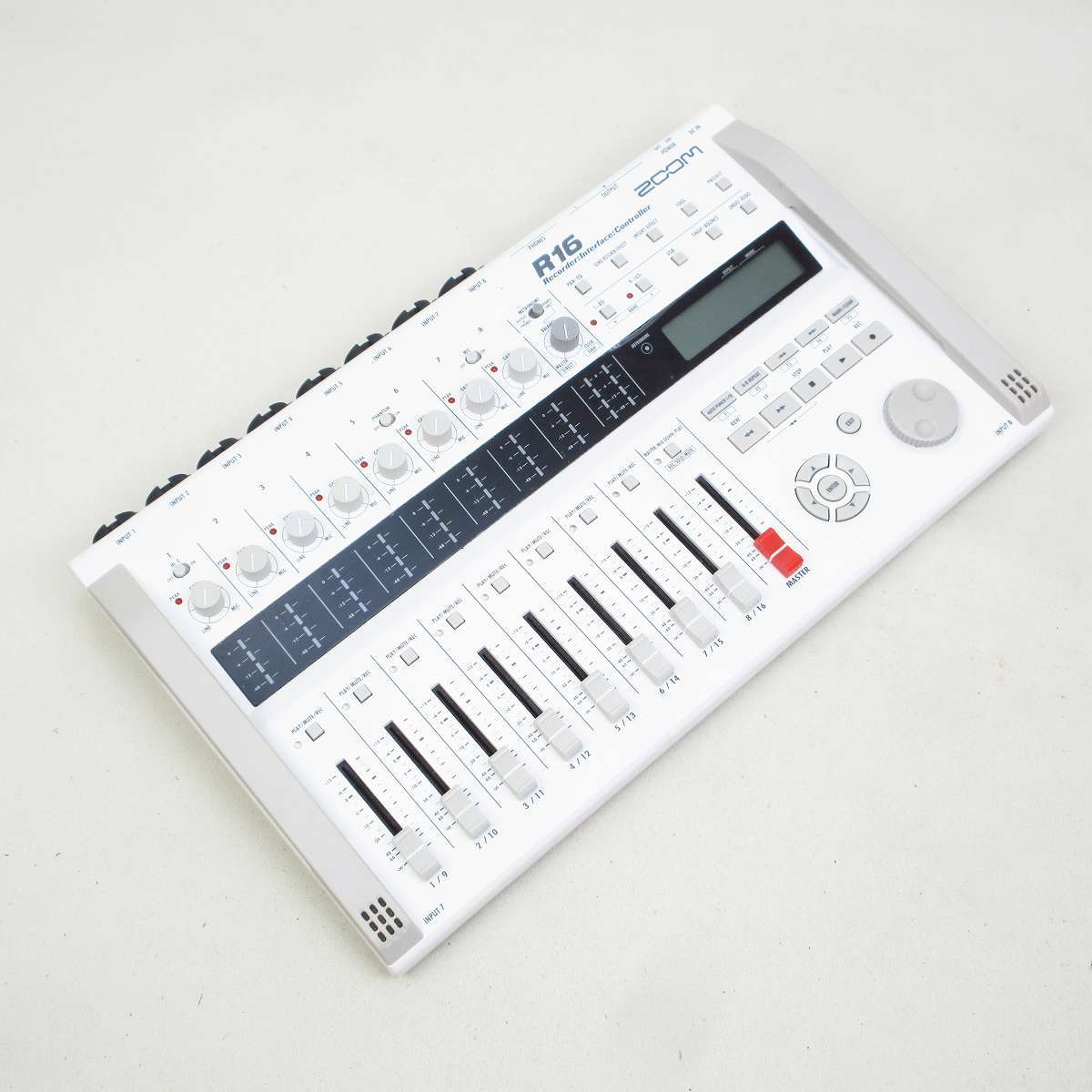 ZOOM R16 