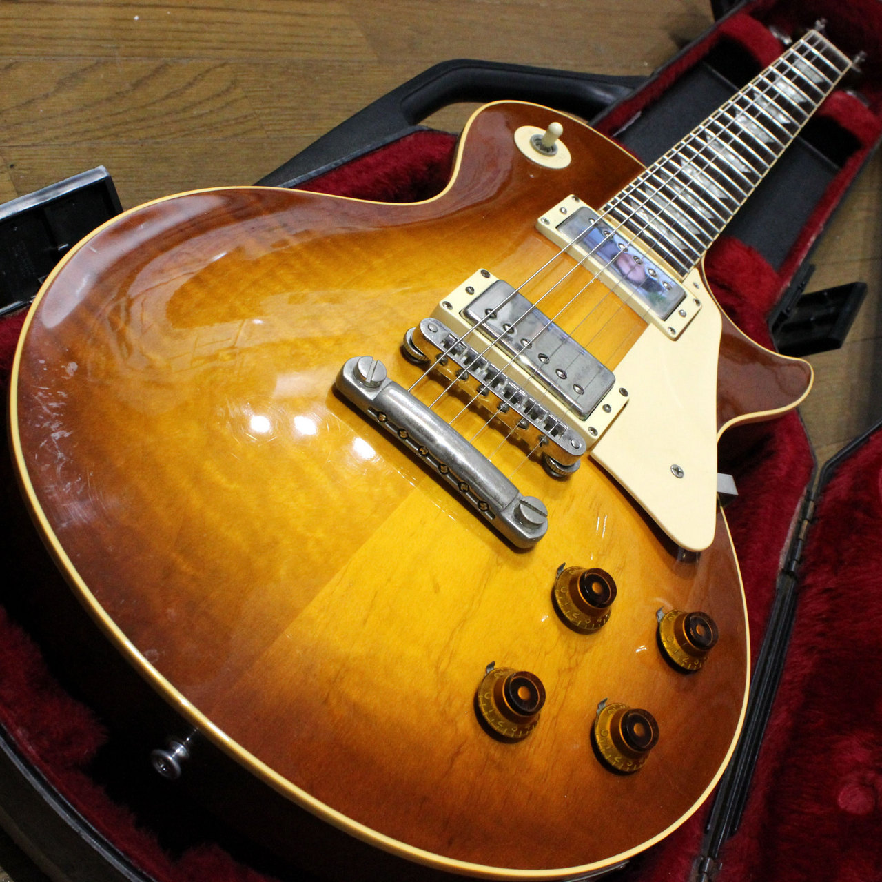 Gibson Les Paul Heritage Series Standard-80 Sunburst ヘリテイジ80 1981年製 です。 （ ビンテージ）【楽器検索デジマート】