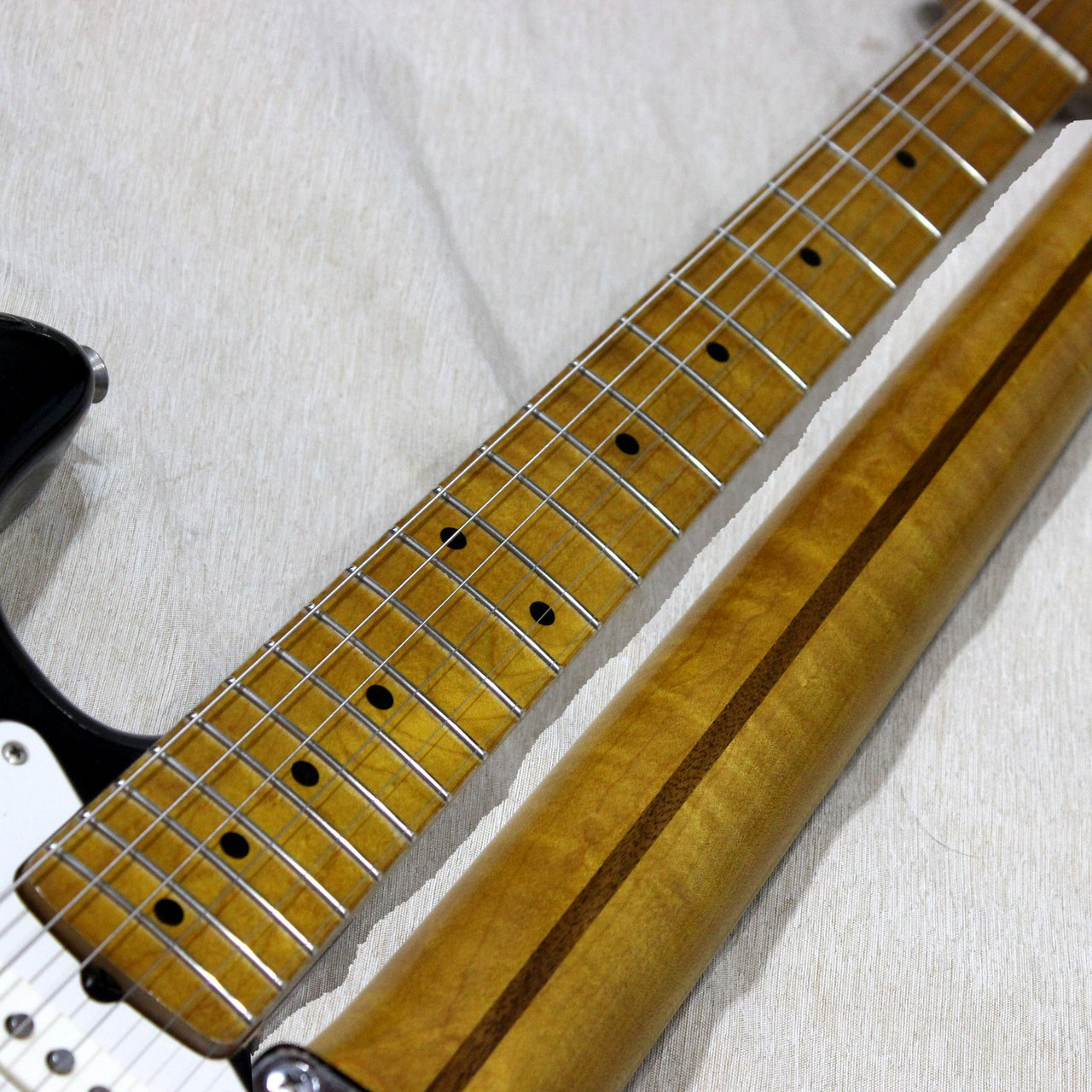 MJT ST BODY Black + AllParts Neck Stratocaster スタイル
