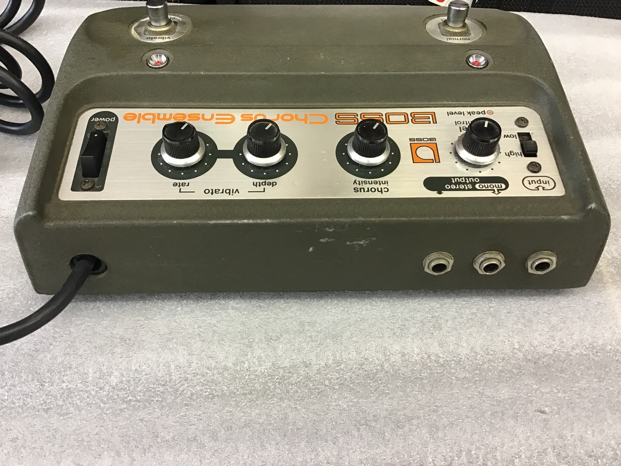BOSS CE-1 Chorus Ensemble（ビンテージ）【楽器検索デジマート】