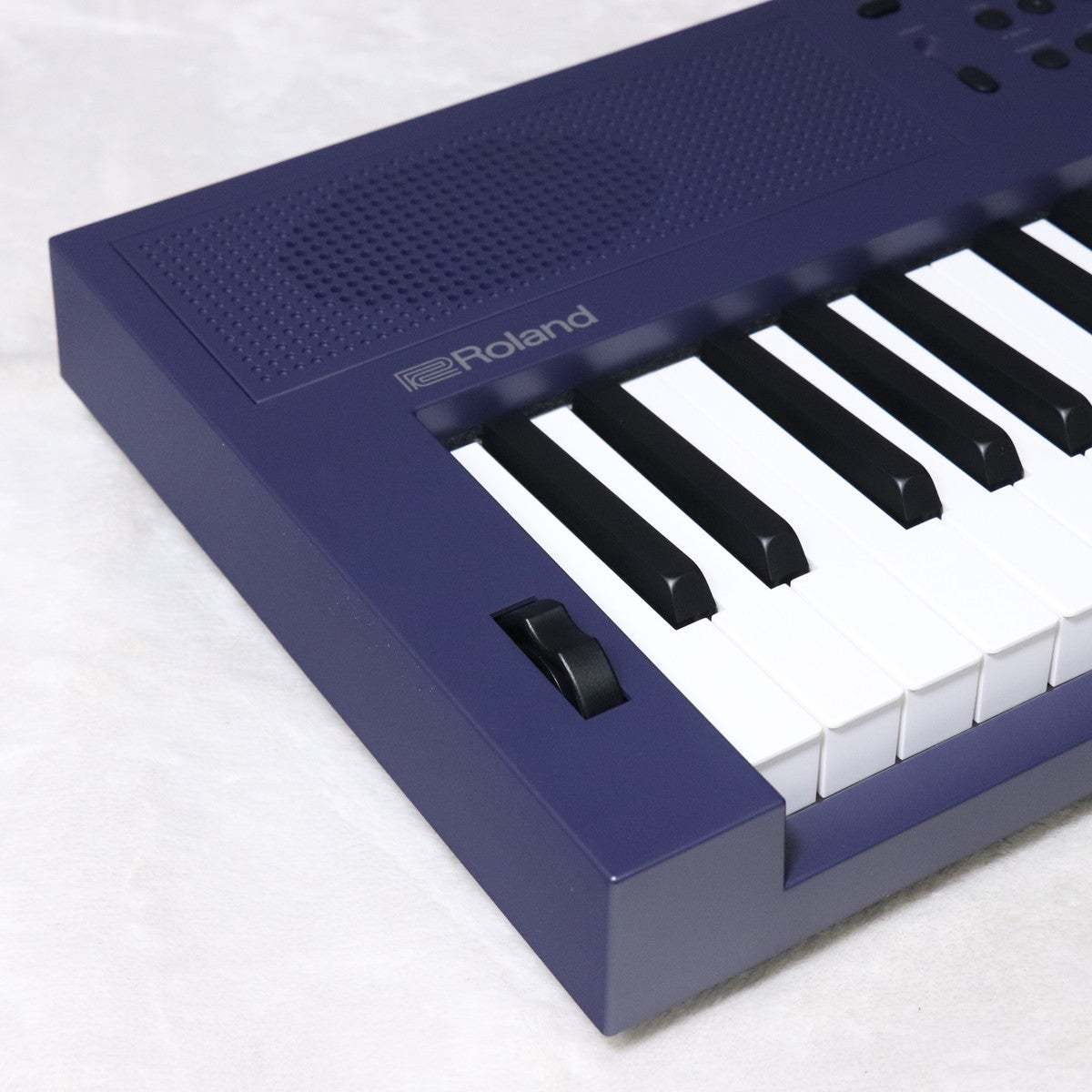 Roland GO:KEYS 3 シンセサイザー ほぼ未使用 Roland GO:KEYS 3 GOKEYS3-MU 【梅田店】（中古/送料無料）【楽器検索