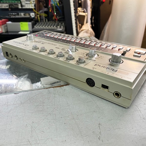 Roland TR-606（ビンテージ）【楽器検索デジマート】