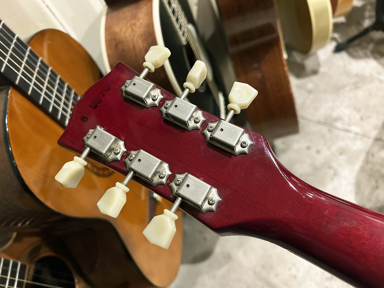 ギター値下げ中 1996年製 Gibson Les Paul Classic Plus 木目、素材のいいギブソン