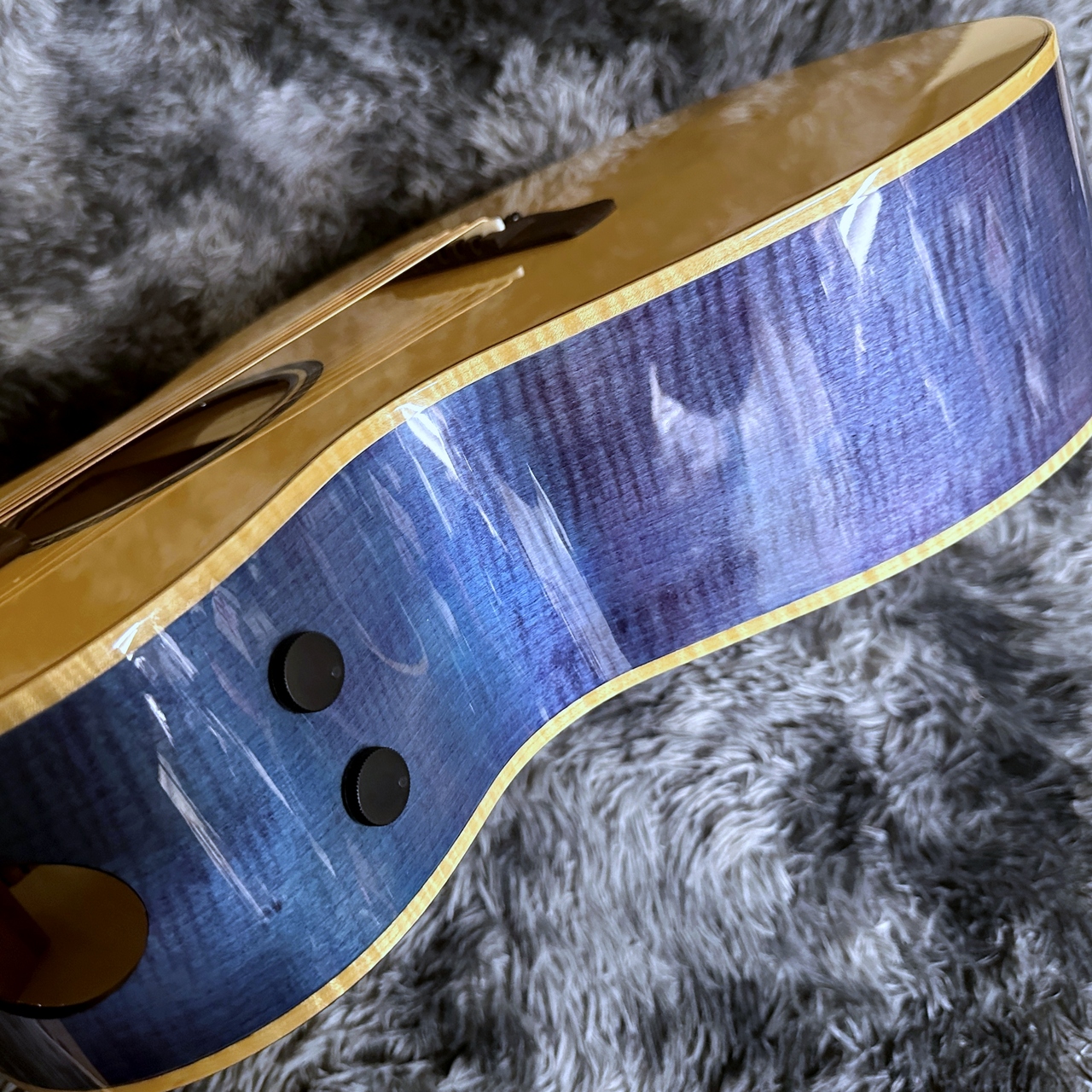 Ibanez AE390-NTA (Natural High Gloss top, Aqua Blue High Gloss