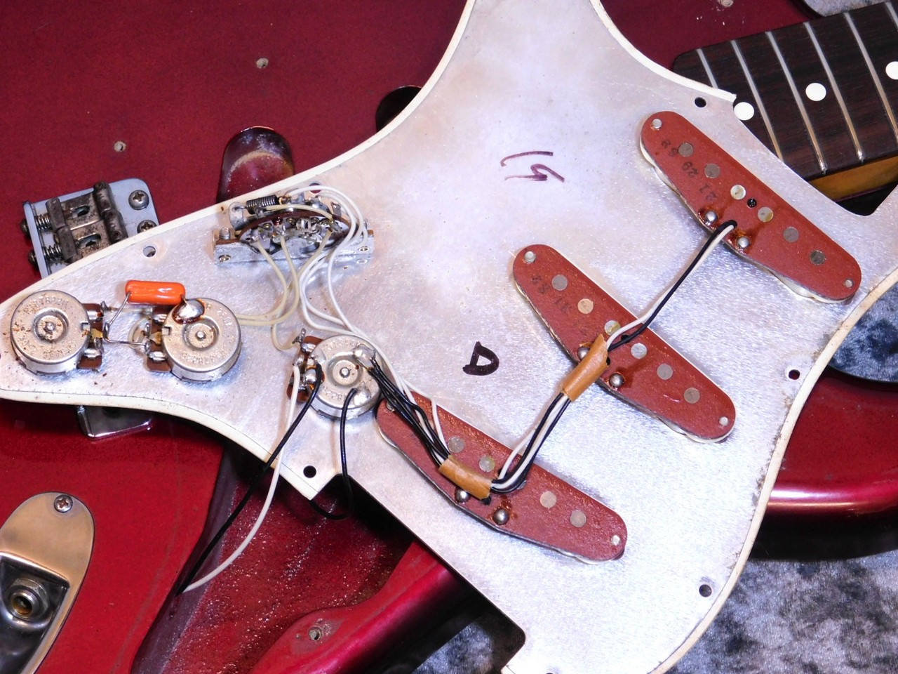 Fender Japan ST62-115 CAR '82 
