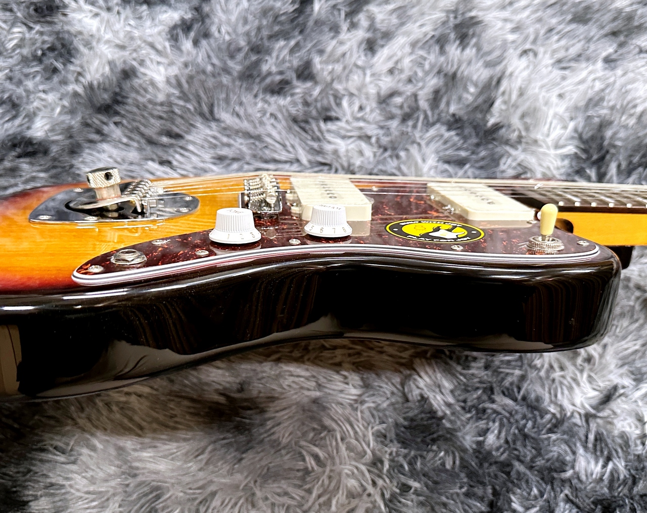 Sire Larry Carlton J5 3TS (3 Tone Sunburst) 【展示チョイキズ